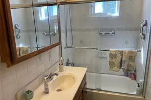 361 S Clinton Ave, Lindenhurst, NY 11757 - Photo 23