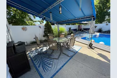361 S Clinton Avenue, Lindenhurst, NY 11757 - Photo 35