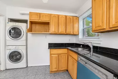 260-13 74th Avenue #1 G, Glen Oaks, NY 11004 - Photo 5