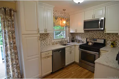 13 Lenox Court #911, Suffern, NY 10901 - Photo 3