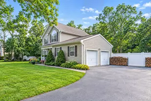 8 Sommerset Dr, Yaphank, NY 11980 - Photo 9