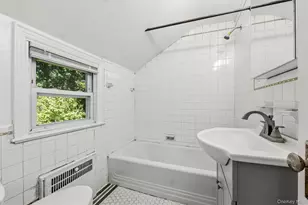 36 Maryton Rd, White Plains, NY 10603 - Photo 19