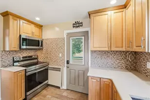 36 Maryton Rd, White Plains, NY 10603 - Photo 15