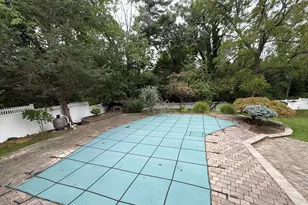 35 Eagle Ln, Farmingdale, NY 11735 - Photo 19