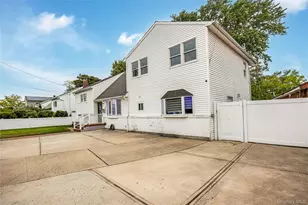204 Bayside Ave, Oceanside, NY 11572 - Photo 3
