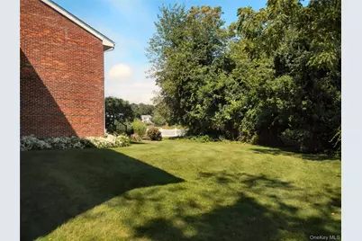 200 Merrick Road #H, Amityville, NY 11701 - Photo 31
