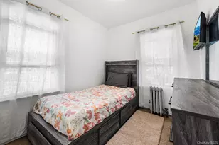 113-01 200th St, Saint Albans, NY 11412 - Photo 15