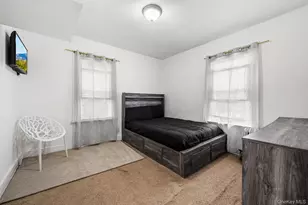 113-01 200th St, Saint Albans, NY 11412 - Photo 13