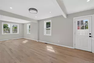 31 Rosemary Pl, East Islip, NY 11730 - Photo 13