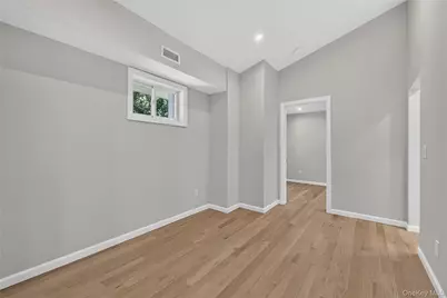 31 Rosemary Place, East Islip, NY 11730 - Photo 17