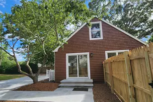 430 Boxwood Dr, Shirley, NY 11967 - Photo 5