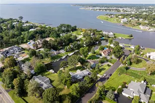 2 Gibb Ln, Islip, NY 11751 - Photo 5