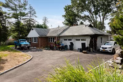 2 Gibb Lane, Islip, NY 11751 - Photo 7