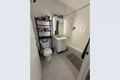 4545 Center Boulevard #3714, Long Island City, NY 11109 - Photo 3