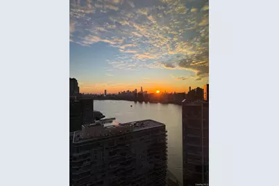 4545 Center Boulevard #3714, Long Island City, NY 11109 - Photo 5