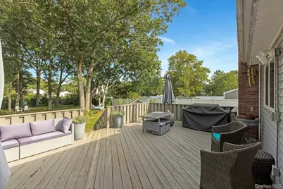 941 Montauk Avenue, Islip Terrace, NY 11752 - Photo 17