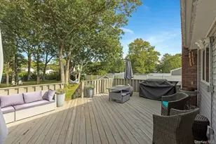 941 Montauk Ave, Islip Terrace, NY 11752 - Photo 17
