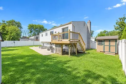16 Berkeley Avenue, Selden, NY 11784 - Photo 7