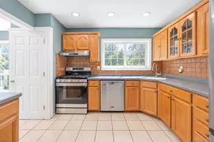 16 Berkeley Ave, Selden, NY 11784 - Photo 21