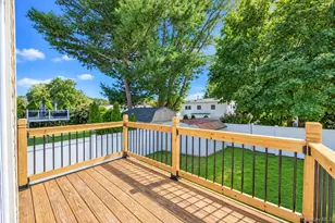 16 Berkeley Ave, Selden, NY 11784 - Photo 9