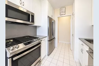 26910 Grand Central Parkway #15B, Floral Park, NY 11005 - Photo 11