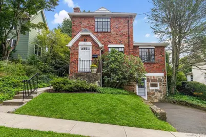 1211 Park Avenue, Mamaroneck, NY 10543 - Photo 1