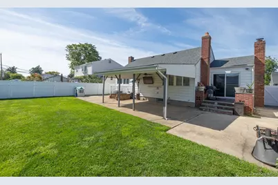 104 Justice Street, West Babylon, NY 11704 - Photo 17