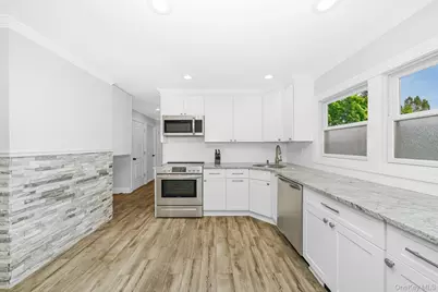 12 Squirrel Lane, Levittown, NY 11756 - Photo 9