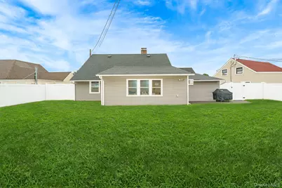 12 Squirrel Lane, Levittown, NY 11756 - Photo 37
