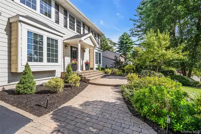 7 Stonehurst Lane, Dix Hills, NY 11746 - Photo 3