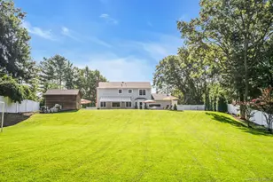 7 Stonehurst Ln, Dix Hills, NY 11746 - Photo 47