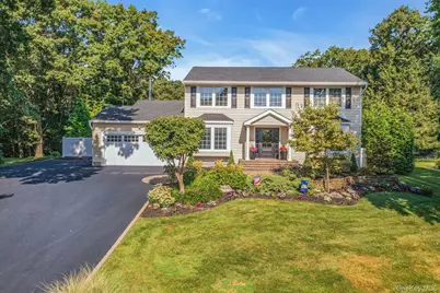 7 Stonehurst Lane, Dix Hills, NY 11746 - Photo 1