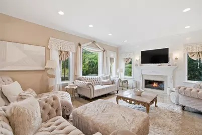 15 Peppermill Lane, Dix Hills, NY 11746 - Photo 13