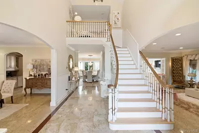 15 Peppermill Lane, Dix Hills, NY 11746 - Photo 5