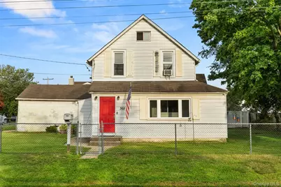 368 Catskill Avenue, Lindenhurst, NY 11757 - Photo 21