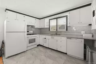 368 Catskill Ave, Lindenhurst, NY 11757 - Photo 5