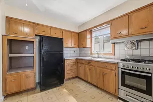 634 Broadway, Bethpage, NY 11714 - Photo 21