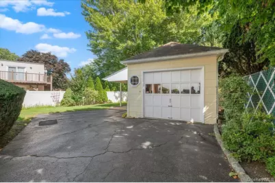 634 Broadway, Bethpage, NY 11714 - Photo 29