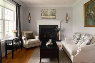 136 Stratford Dr, Poughkeepsie, NY 12603 - Photo 5