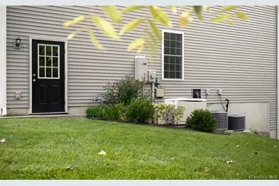 136 Stratford Drive, Poughkeepsie, NY 12603 - Photo 31