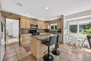 1375 Oak Ln, East Meadow, NY 11554 - Photo 15