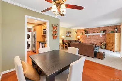 107 Richmond Boulevard #4B, Ronkonkoma, NY 11779 - Photo 11