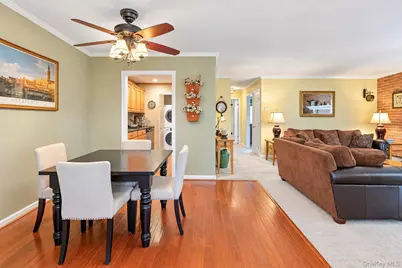 107 Richmond Boulevard #4B, Ronkonkoma, NY 11779 - Photo 9