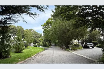 195 Cove Road, Syosset, NY 11771 - Photo 23