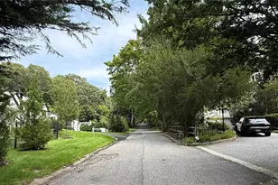 195 Cove Rd, Syosset, NY 11771 - Photo 23