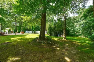 4 Village Hill Dr, Dix Hills, NY 11746 - Photo 49