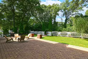 4 Village Hill Dr, Dix Hills, NY 11746 - Photo 43