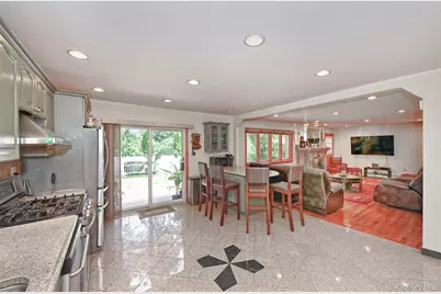 4 Village Hill Drive, Dix Hills, NY 11746 - Photo 19