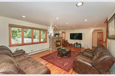 4 Village Hill Drive, Dix Hills, NY 11746 - Photo 21