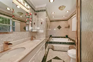 4 Village Hill Dr, Dix Hills, NY 11746 - Photo 25